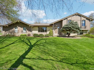 Property at 12120 Carriage Trail Dr, Davisburg, MI
