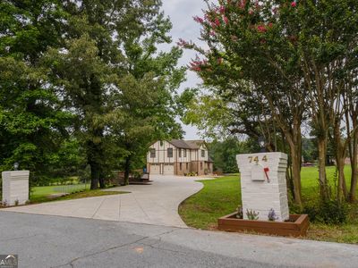744 Alcovy Way