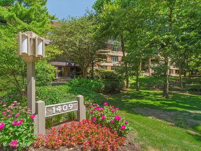 Property at 1409 Burr Oak Rd APT 109A, Hinsdale, IL