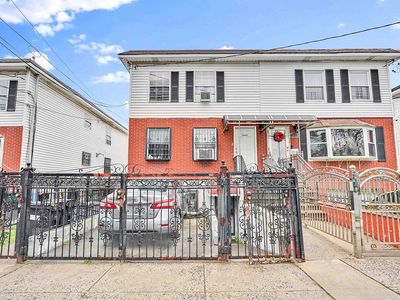 2069 Seward Ave