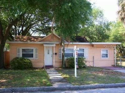 410 W Amelia Ave