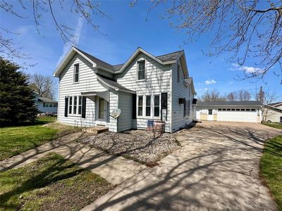 113 W Lincoln Avenue