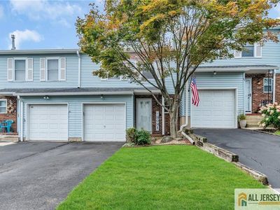 44 Hickory Ct