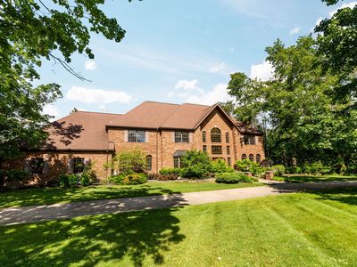 750 Woodcrest Dr