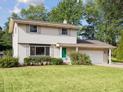 2525 Blomquist Ave