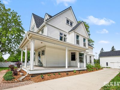 311 E Main St