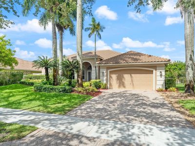 2733 Meadowood Dr