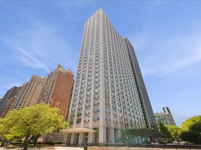 1550 N Lake Shore Dr APT 30D