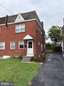 30 W Parkway Ave