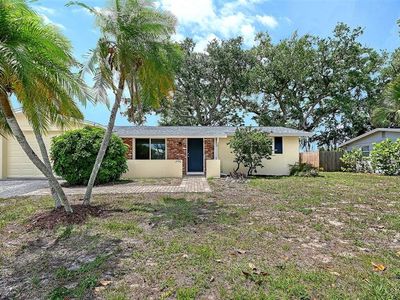 2706 White Sands Dr