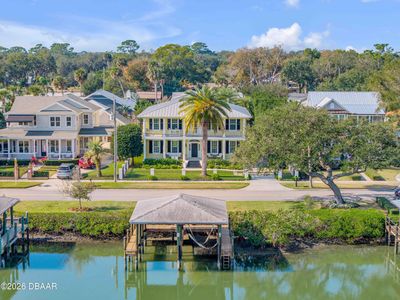 1212 S Riverside Dr