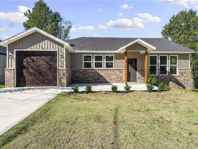 11 Lathrop Dr