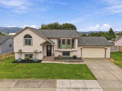 20017 E Grace Ln