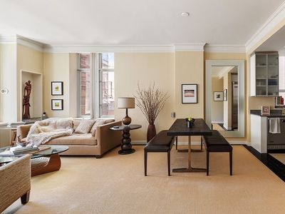 201 W 17th St APT 4C