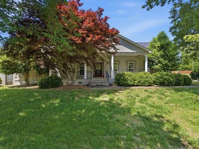 212 Watersedge Dr