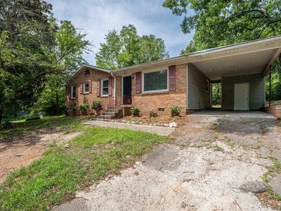 1001 Swan Ln