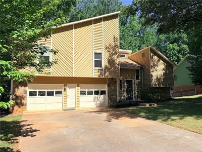284 Angla Dr SE