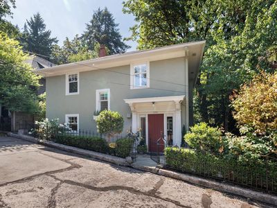 2352 SW Market Street Dr