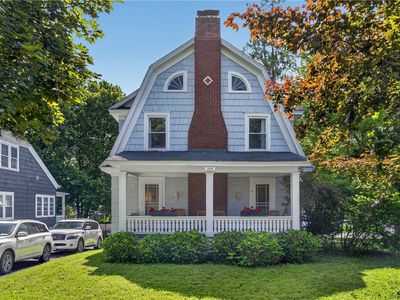 225 Strathmore Dr
