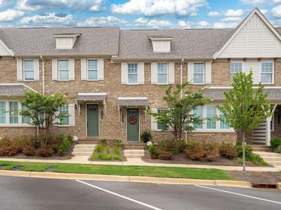 1104 Windsor Sq