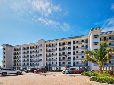 4770 Estero Blvd #402