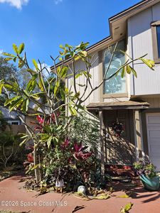 5 Fairway Dr APT 8