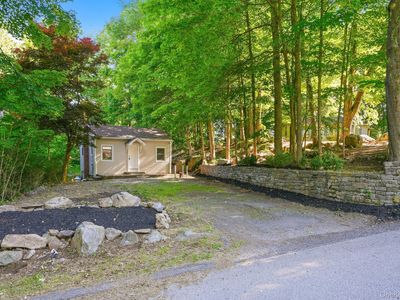 32 Lacona Drive