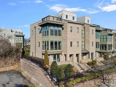 214 Wesley Heights Way