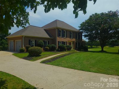 18 Meandering Way