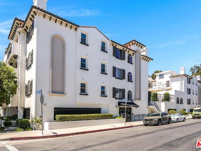 4805 Bellflower Ave Unit 104