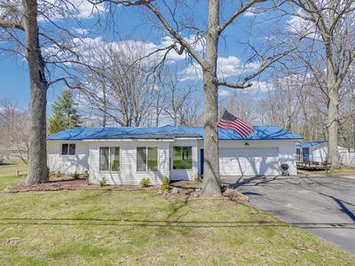 1005 Main St