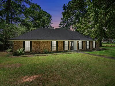 6885 N Park Dr