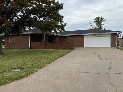 Property at 437 W 16th St, Russell, KS