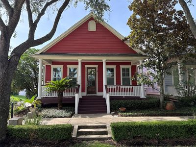 7 Latitude Ln