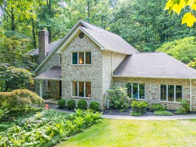 1225 Crows Foot Rd