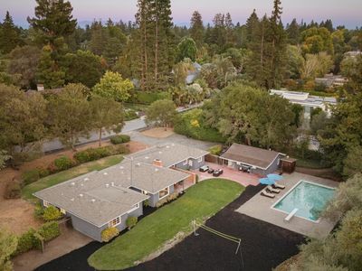 134 Hawthorne Dr