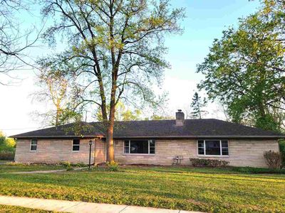 935 Crestdale Dr