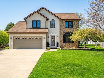 Property at 9 Ventura Cir, Fredonia, NY