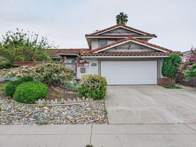 5342 Avenida Almendros