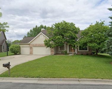2 Cranbrook Cir