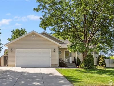 883 E 1775 N
