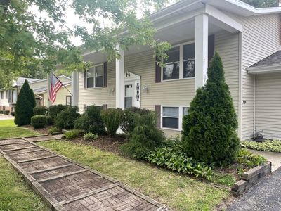 302 Green Acres Dr
