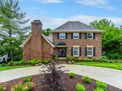 2063 Manor Dr