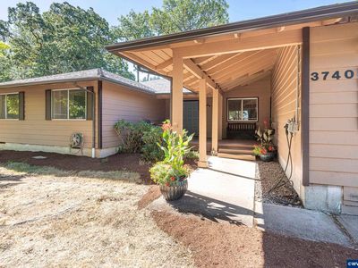 3740 NW Chinquapin Pl