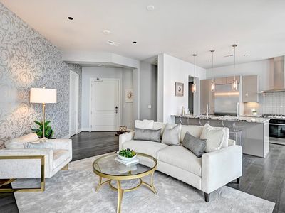 1409 Post Oak Blvd UNIT 1303