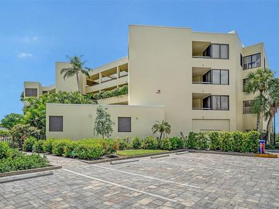 5461 GULF OF MEXICO DRIVE #304