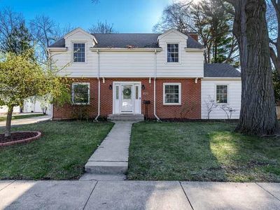 925 Westchester Dr