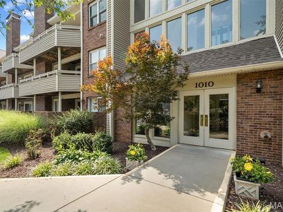 1010 Thoreau Ct APT 210