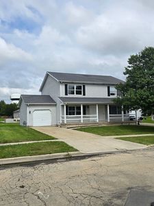 1463 Moluf St