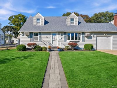 305 W Nicholai Street